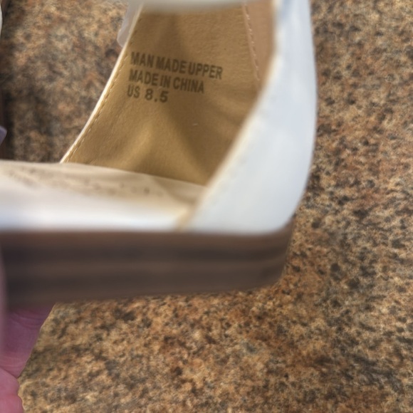 Oasis Society Abril Ankle Strap Sandal White Womens Size 8.5 - Picture 10 of 15